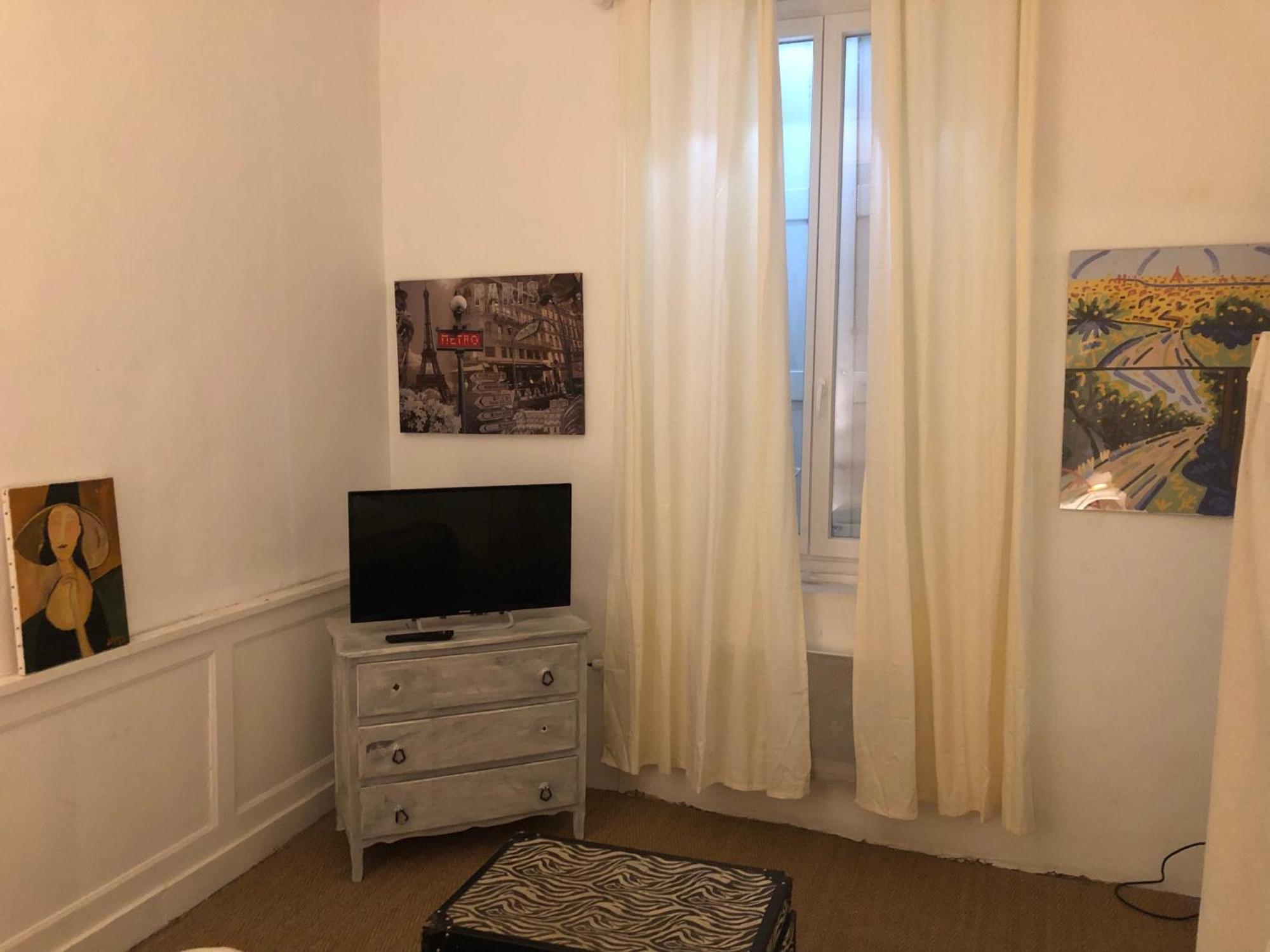 Le Victor Hugo 1G Et Sa Pizza Offerte Apartman Aurillac Kültér fotó